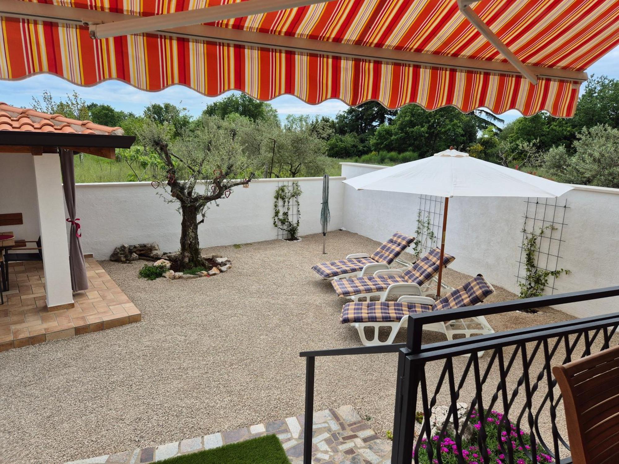 Apartment Vinja Porec - Privat Garden - Whirlpool Exterior foto